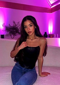 Dina Denoire